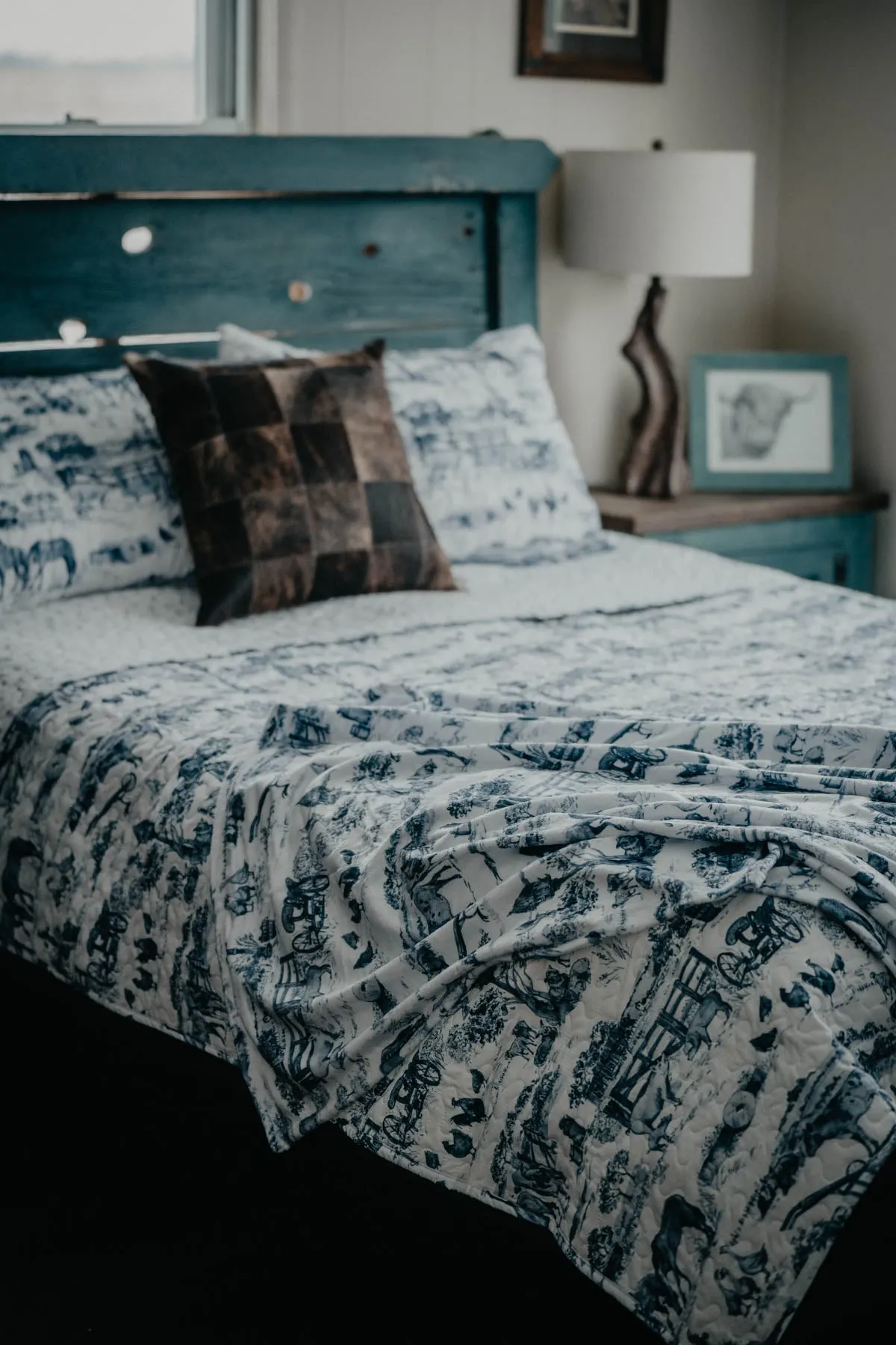 'Aledo' Farm Toile Quilt Set (Queen, King)