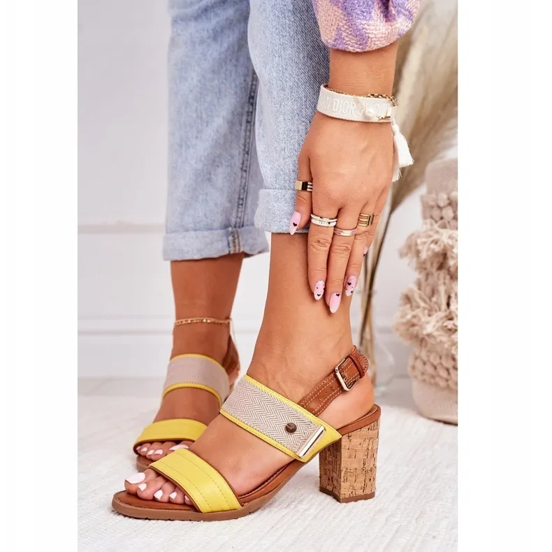 Evento Jezzi Sandals On A Cork Bar Yellow Emmy 20SD35-1826 beige