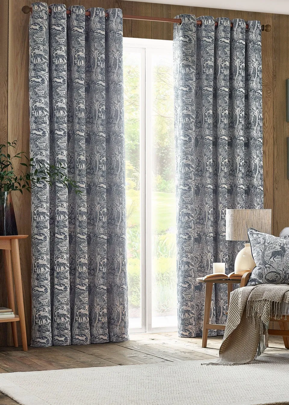 furn. Winter Woods Animal Chenille Eyelet Curtains