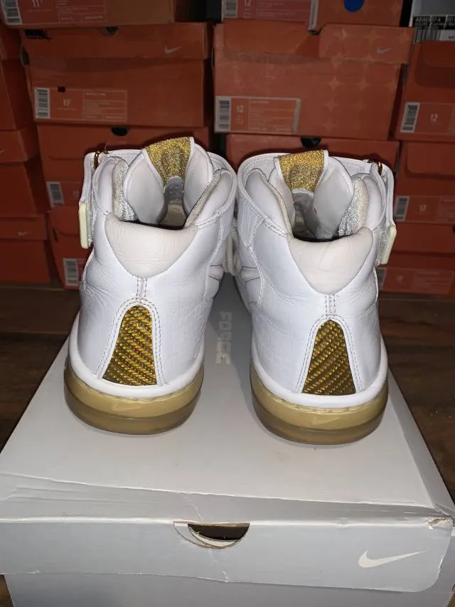 NIKE AIR FORCE 25 WHITE GOLD PRE OWNED SIZE 12