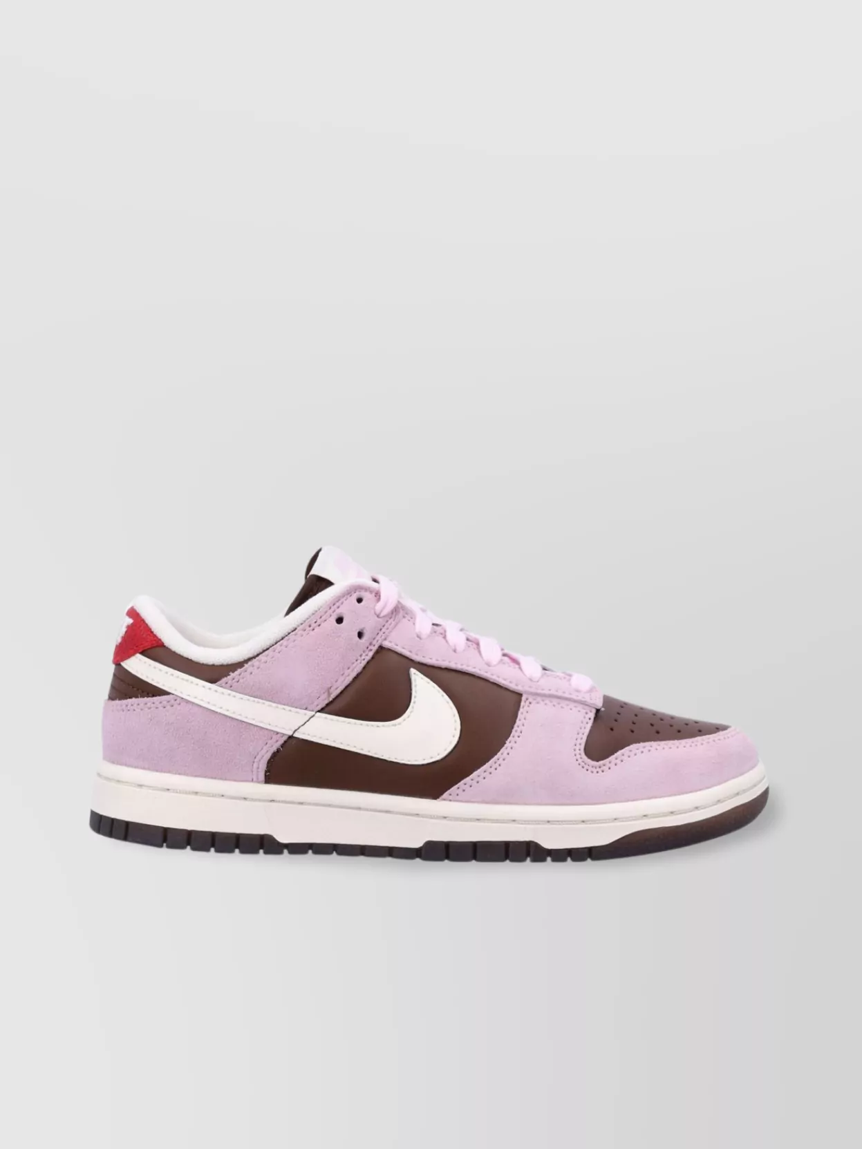 Nike   Low dunk contrast stitching