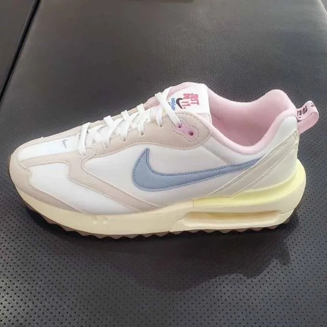 Nike Wmns Air Max Dawn Sail/Blue Whisper-Pale Ivory FN34...