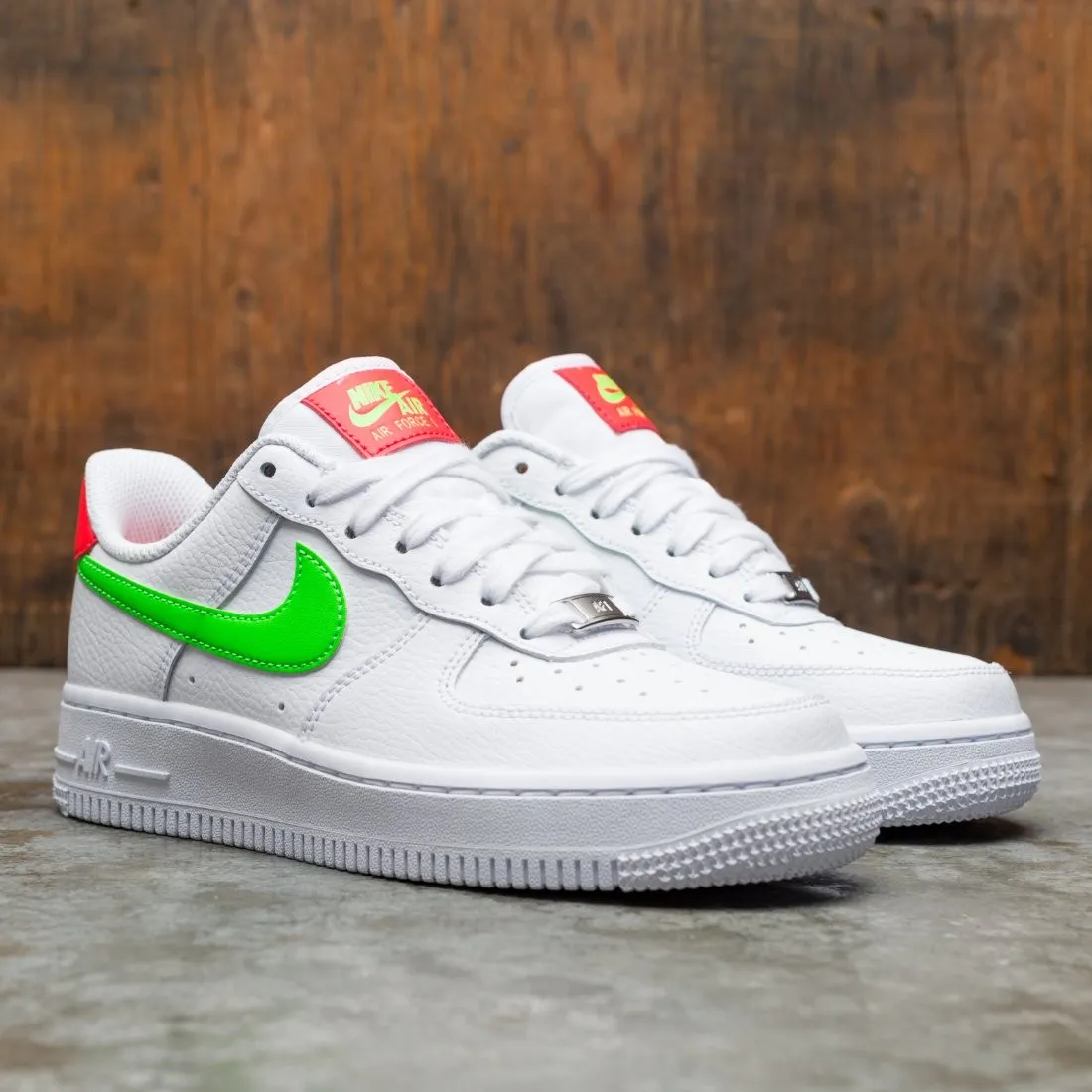 Nike Women Air Force 1 '07 (white / laser crimson-green strike)