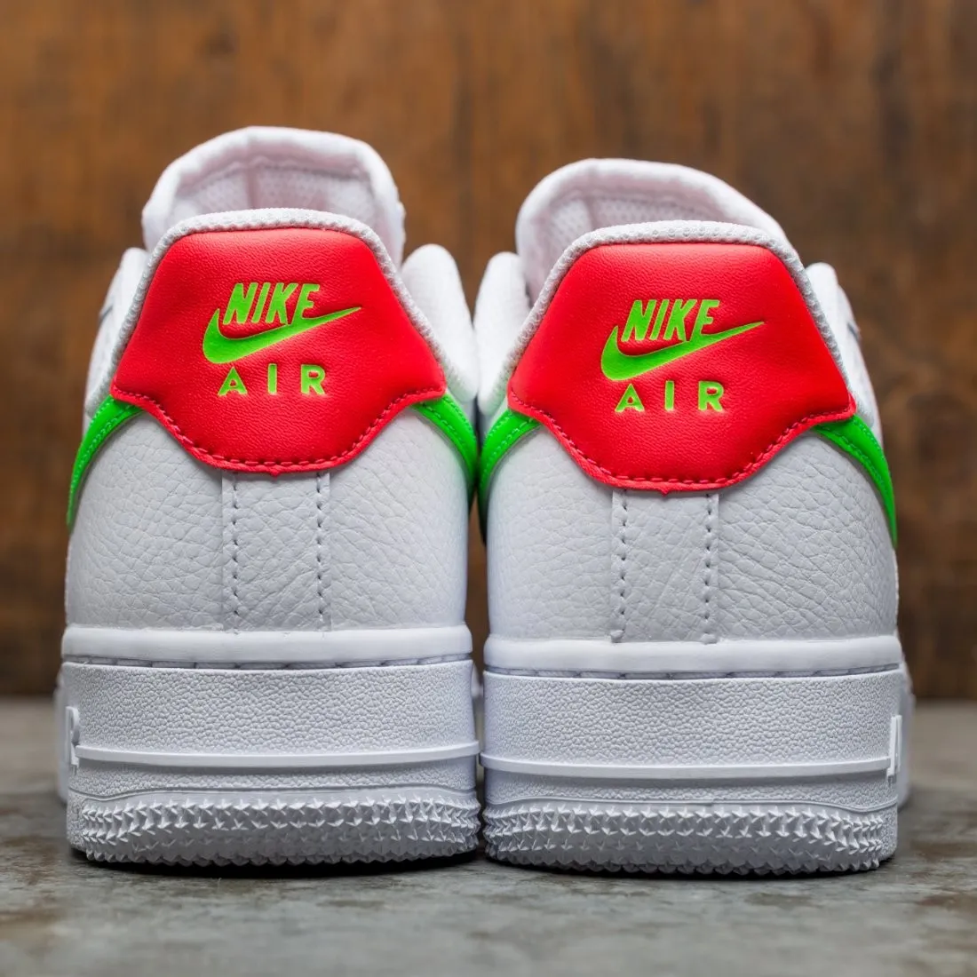 Nike Women Air Force 1 '07 (white / laser crimson-green strike)