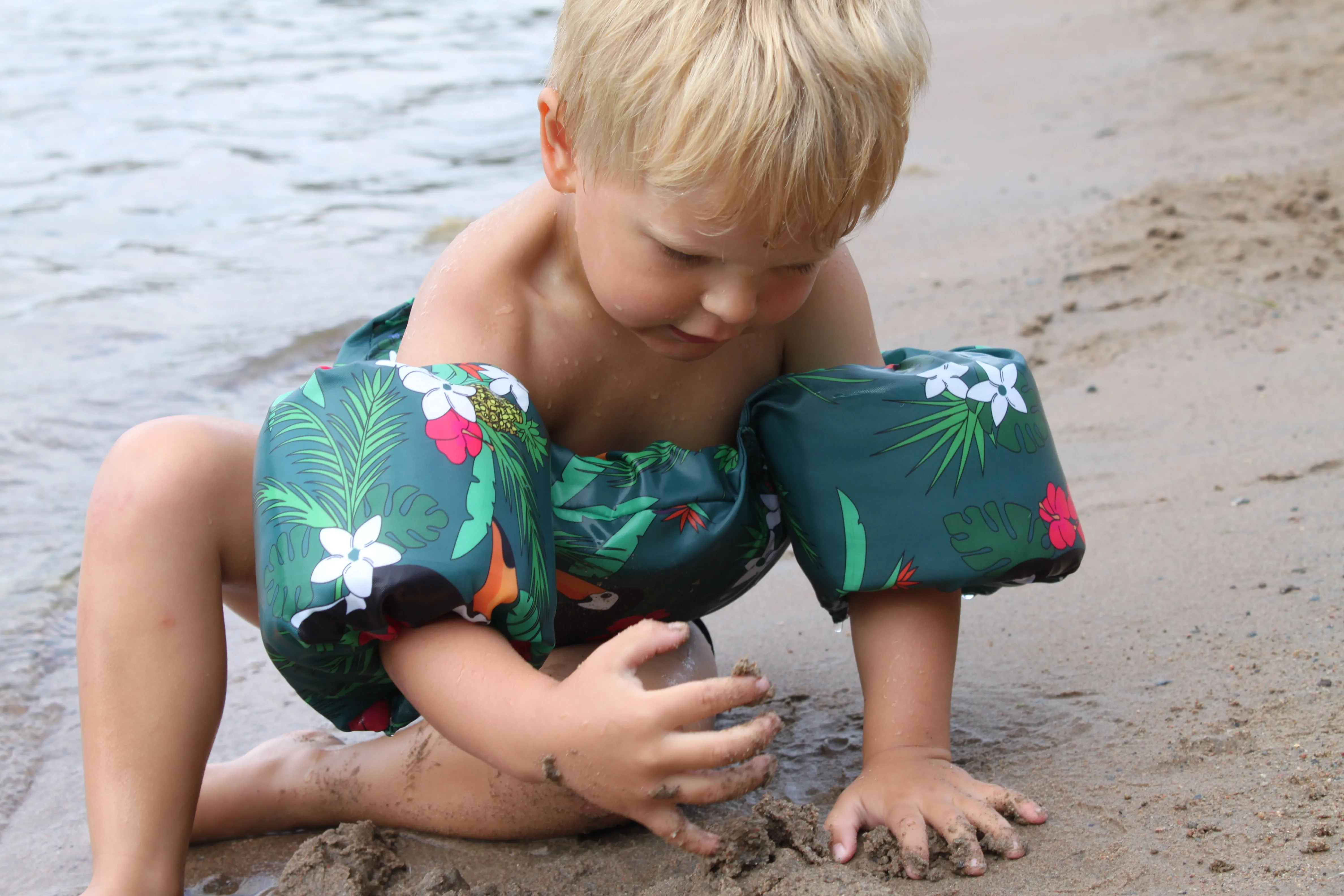 Piikaboo Swimming Vest Tropical | Buy Piikaboo Swimming Vest Tropical here | Outnorth