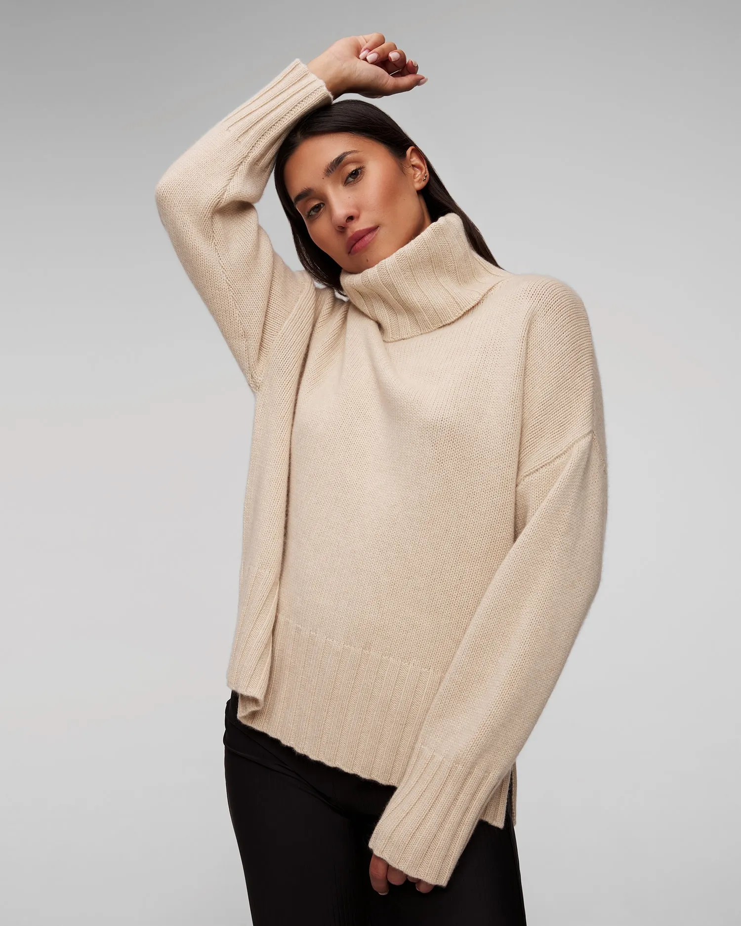 Women's beige cashmere turtleneck Kujten Yoko F2621-2