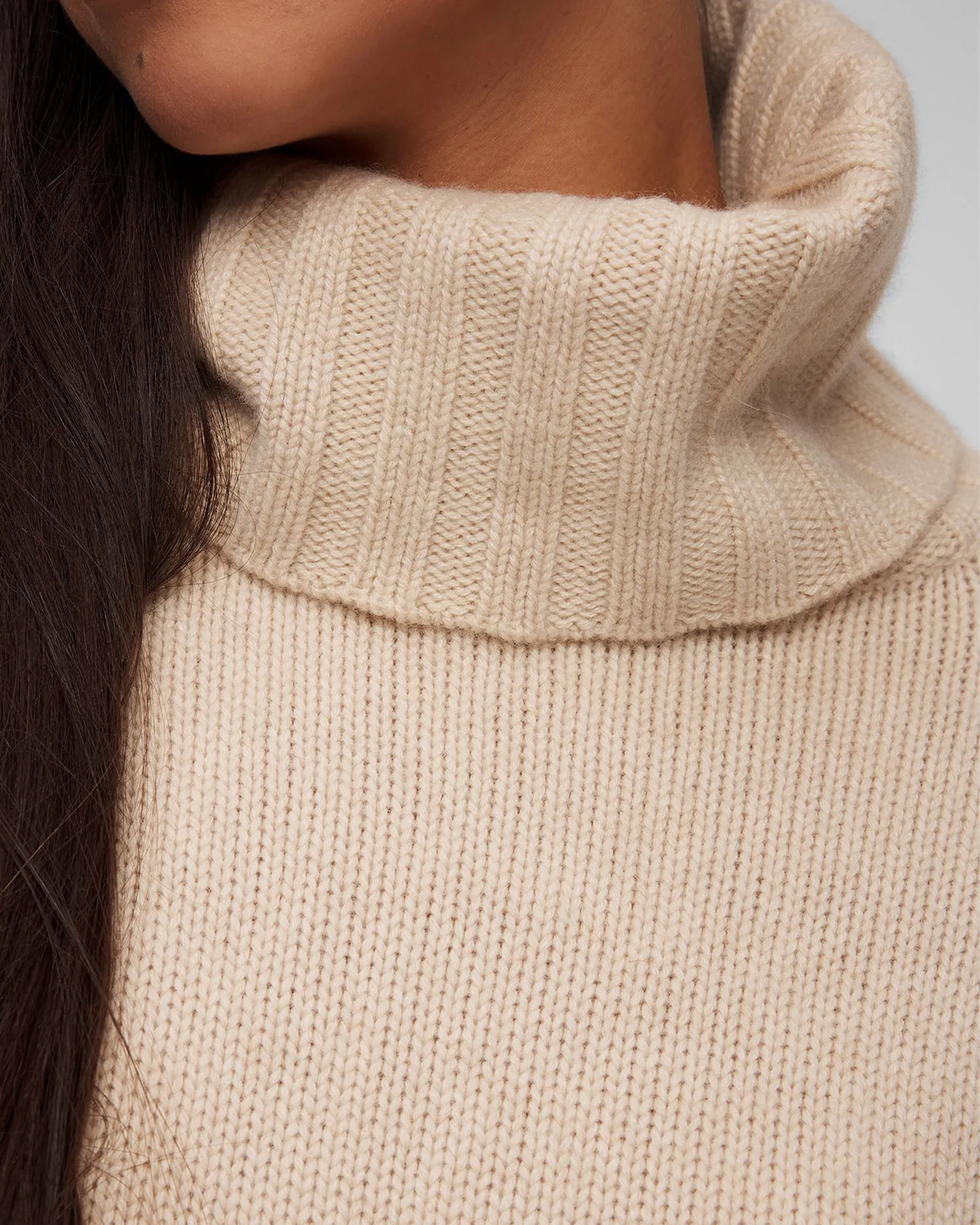 Women's beige cashmere turtleneck Kujten Yoko F2621-2